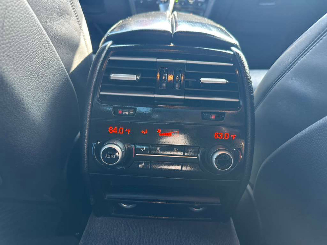 Used 2015 BMW 740i image 18