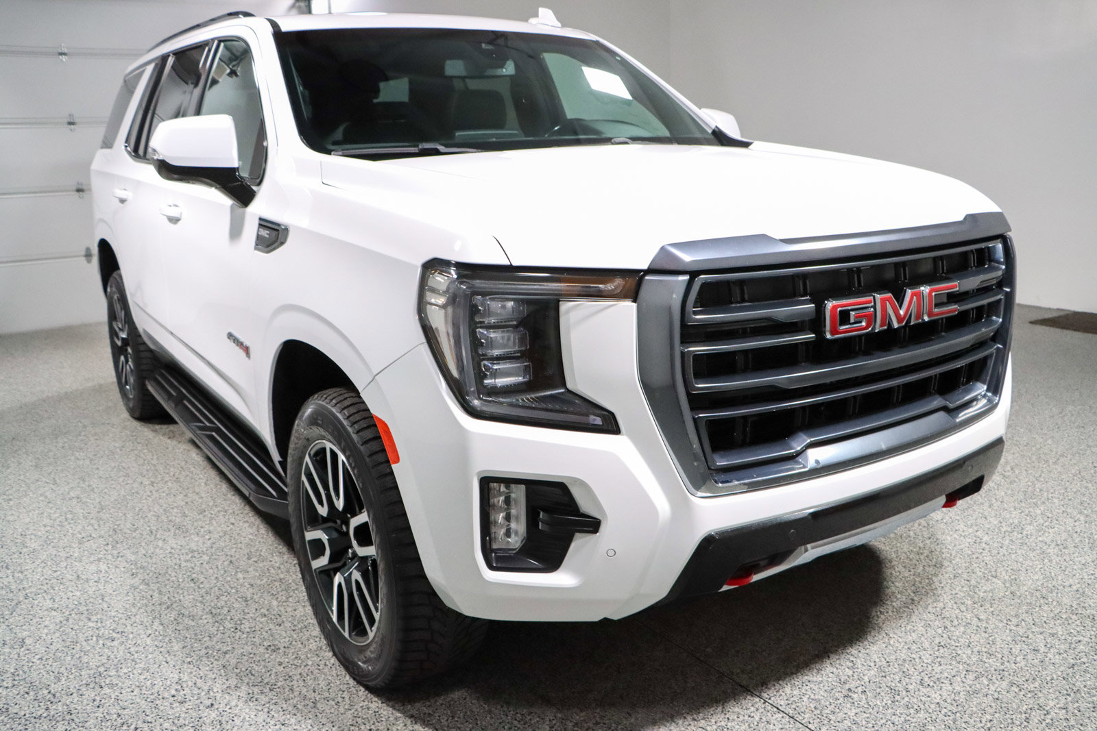 Used 2022 GMC Yukon AT4 AWD/4WD image 5