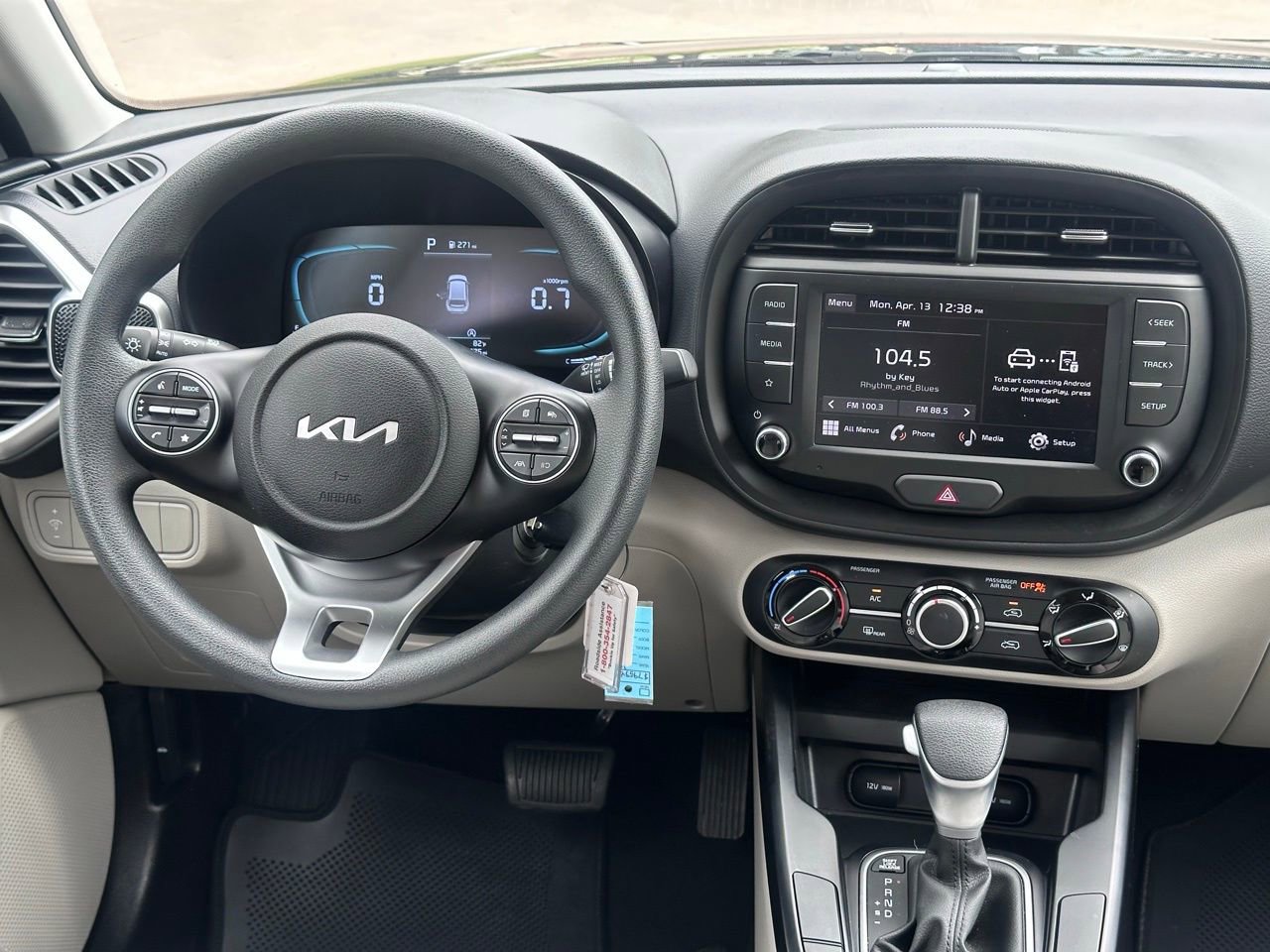 Used 2025 Kia Soul LX image 17