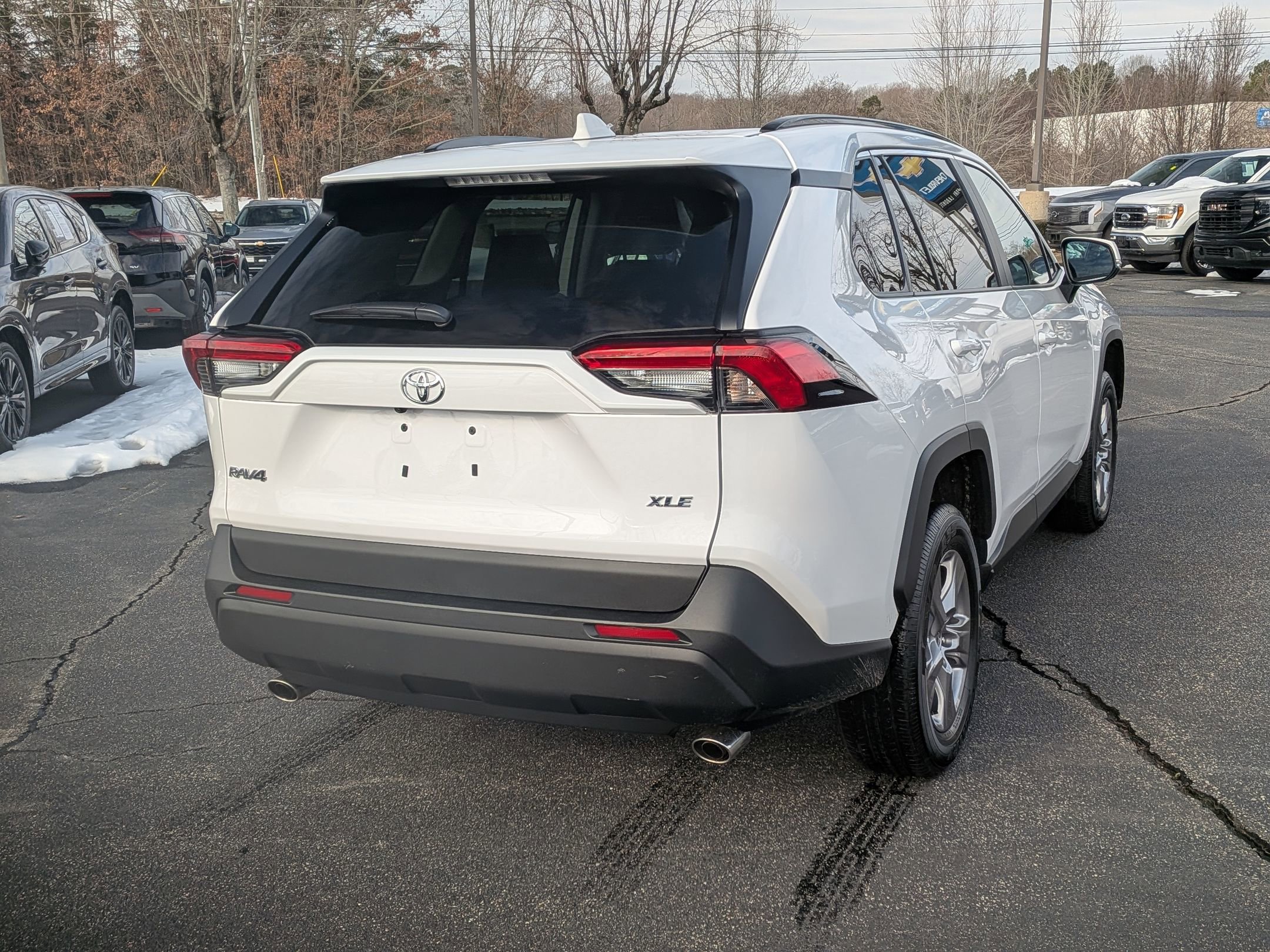 Used 2025 Toyota RAV4 XLE w/ Weather Package image 9