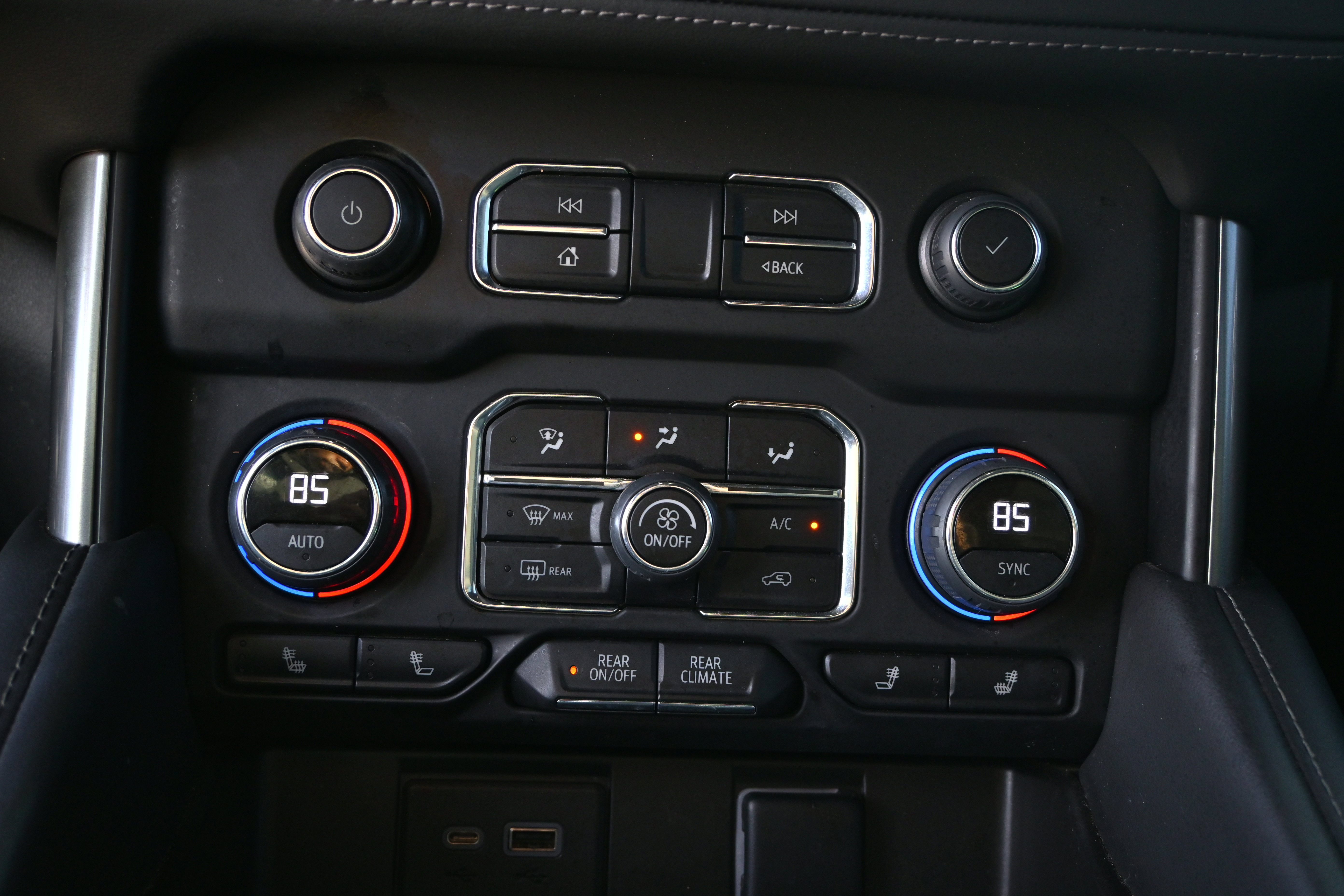 Used 2022 Chevrolet Suburban Z71 image 15