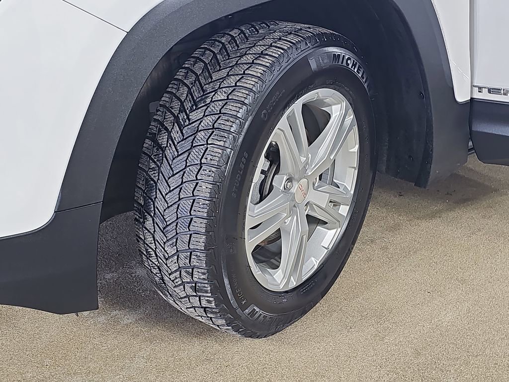 Used 2020 GMC Terrain SLE w/ Driver Convenience Package image 38