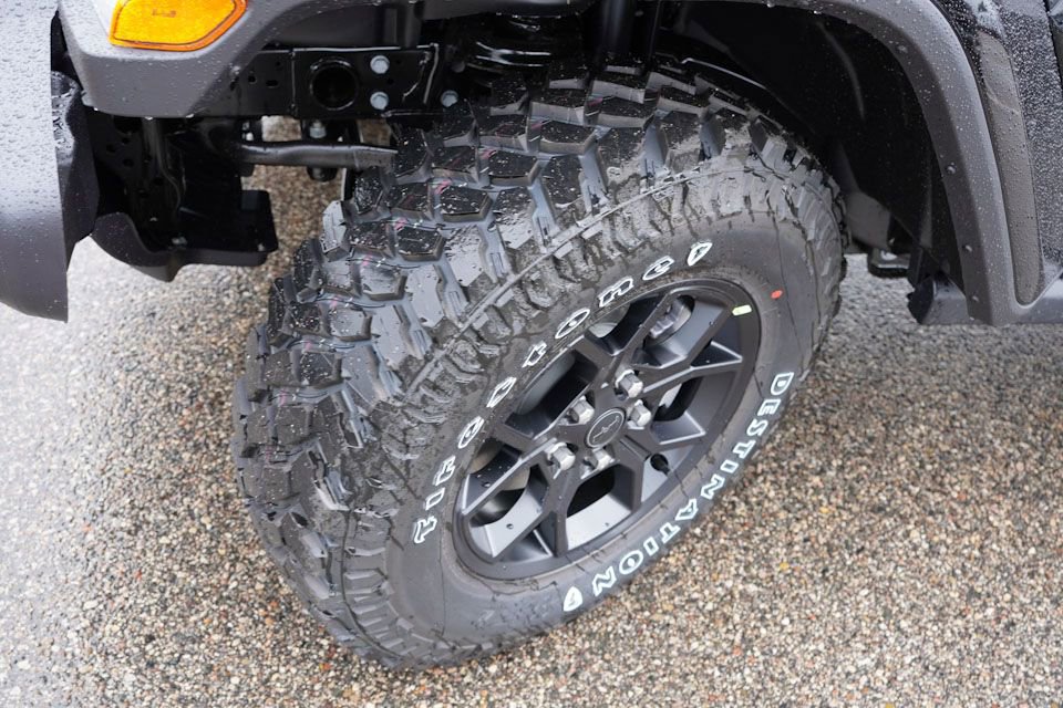 New 2025 Jeep Gladiator Sport AWD/4WD image 9