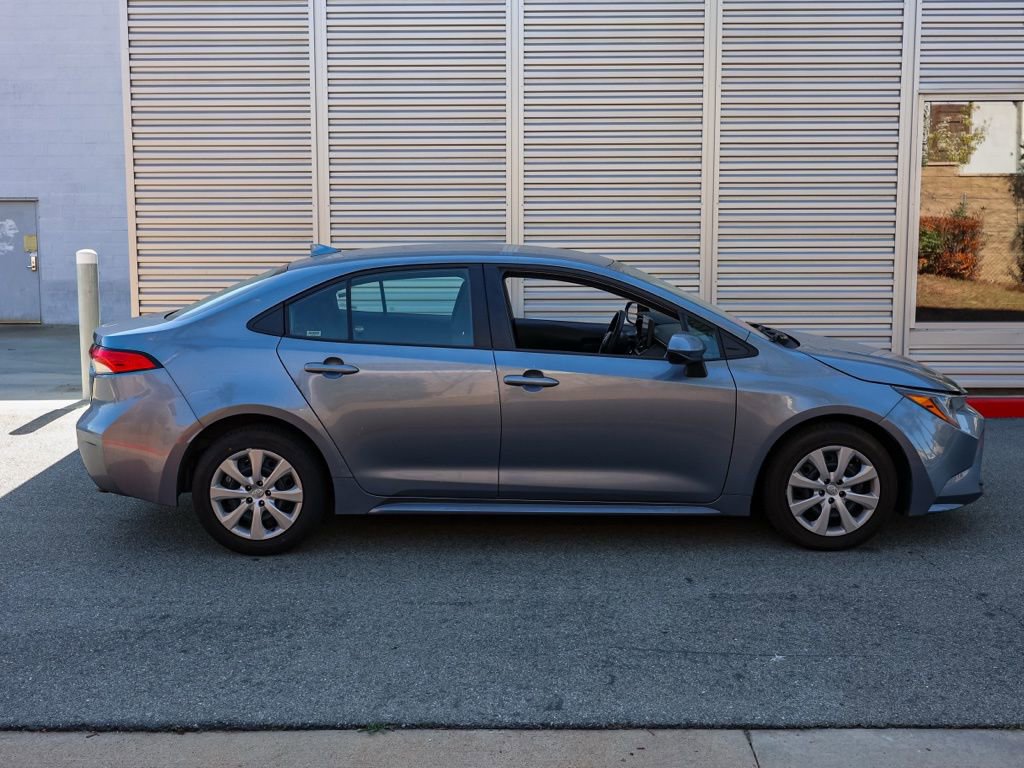 Used 2024 Toyota Corolla LE image 3