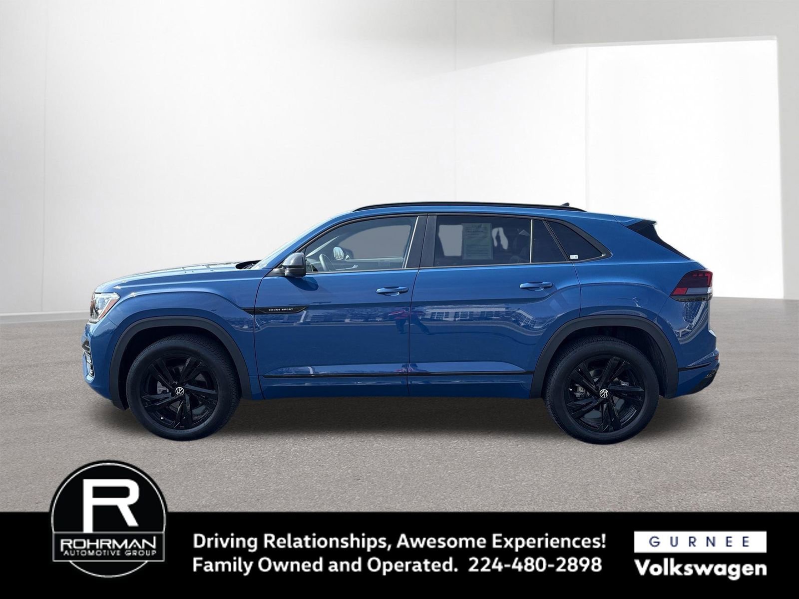 Used 2025 Volkswagen Atlas Cross Sport SEL R-Line image 5