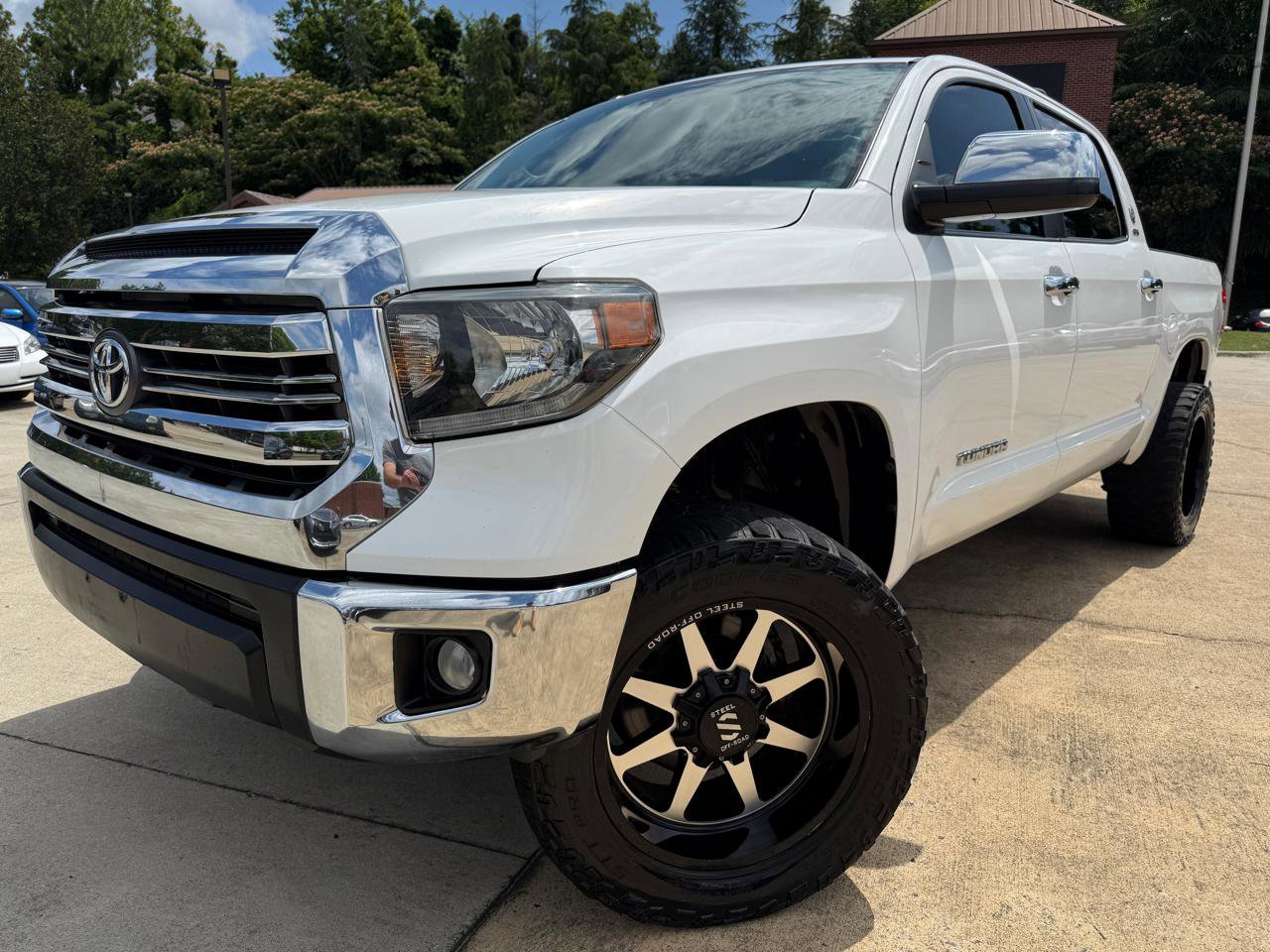 Used 2014 Toyota Tundra SR5 w/ SR5 Upgrade Package