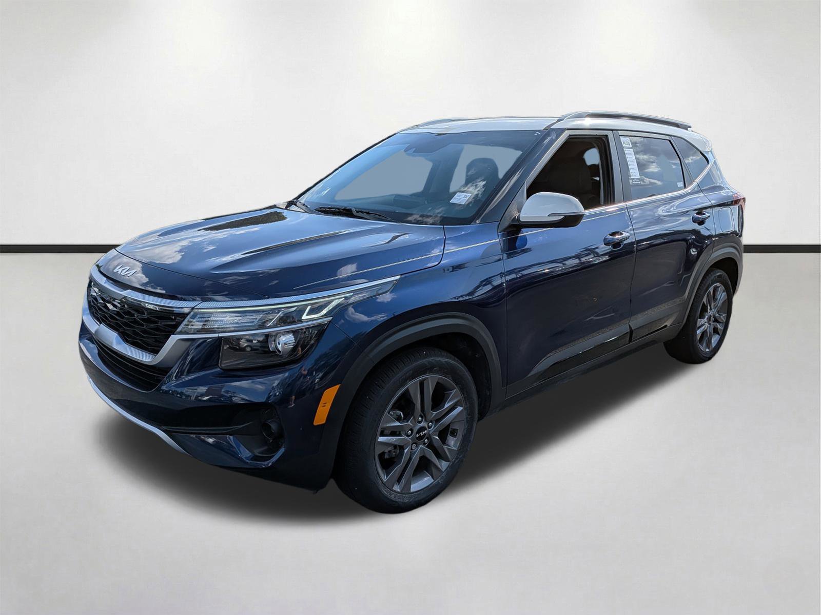 Used 2023 Kia Seltos S w/ Navigation Package image 8