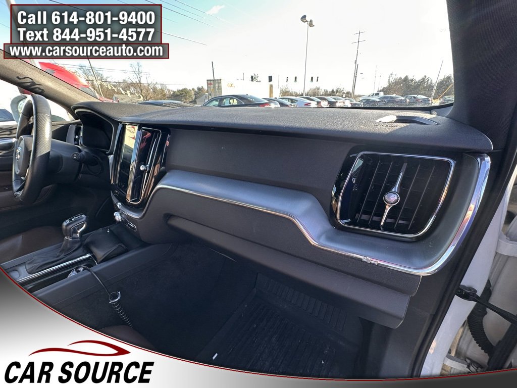 Used 2018 Volvo XC60 T6 Momentum w/ Advanced Package image 14
