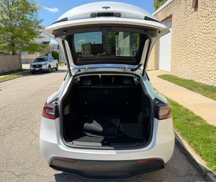 Used 2022 Tesla Model Y Performance AWD/4WD image 12