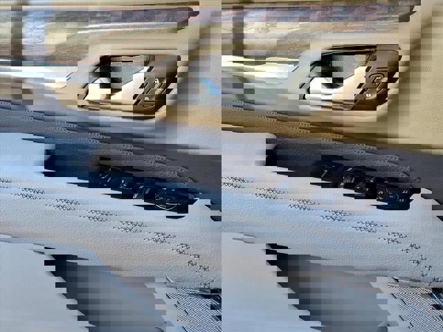 Certified 2022 GMC Yukon Denali image 23