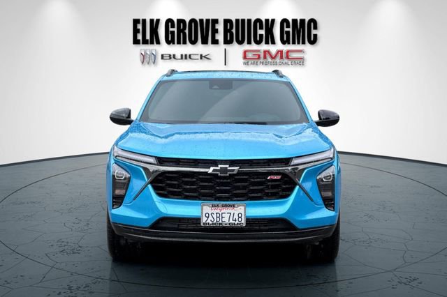 Used 2025 Chevrolet Trax RS w/ Sunroof Package FWD image 9