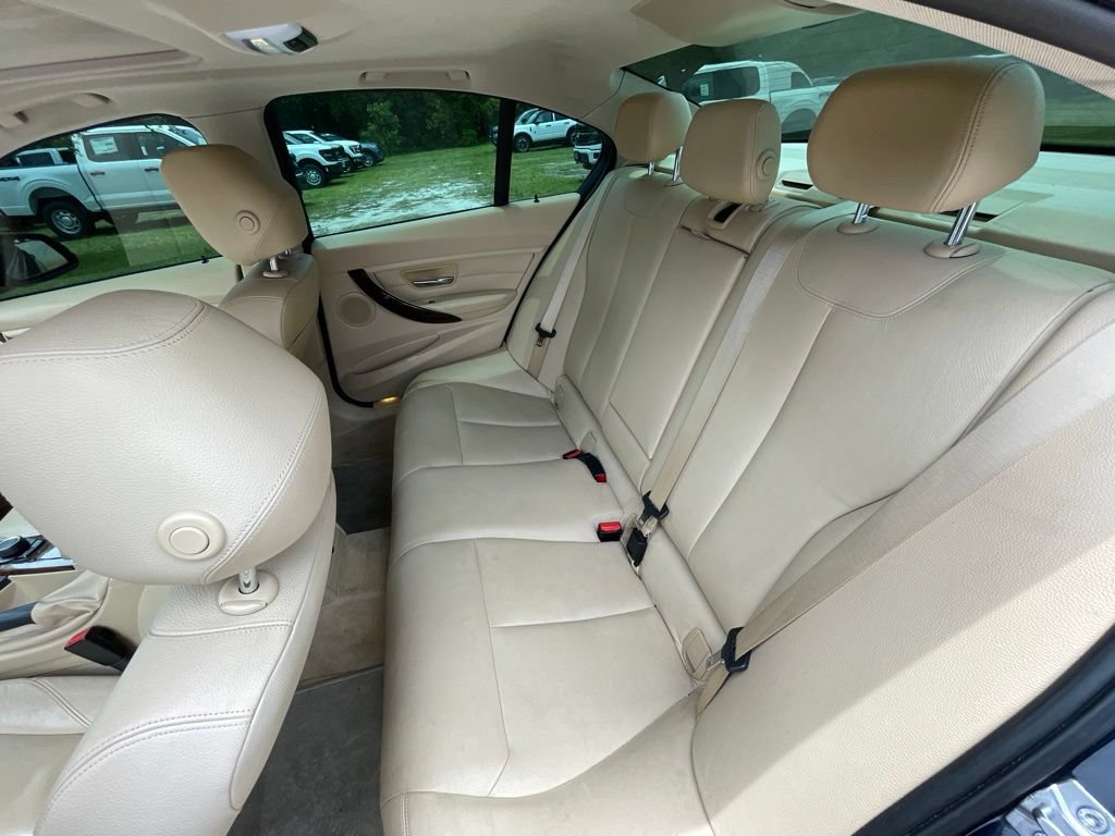 Used 2013 BMW 328i xDrive Sedan AWD/4WD image 9