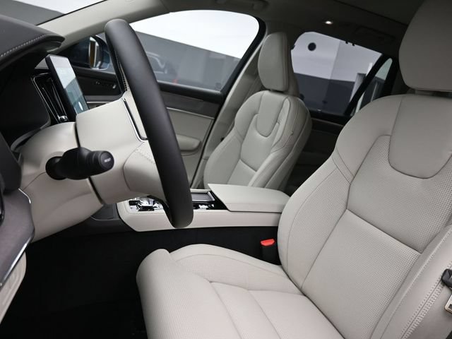 New 2026 Volvo XC90 T8 Ultra w/ Protection Package Premier AWD/4WD image 9