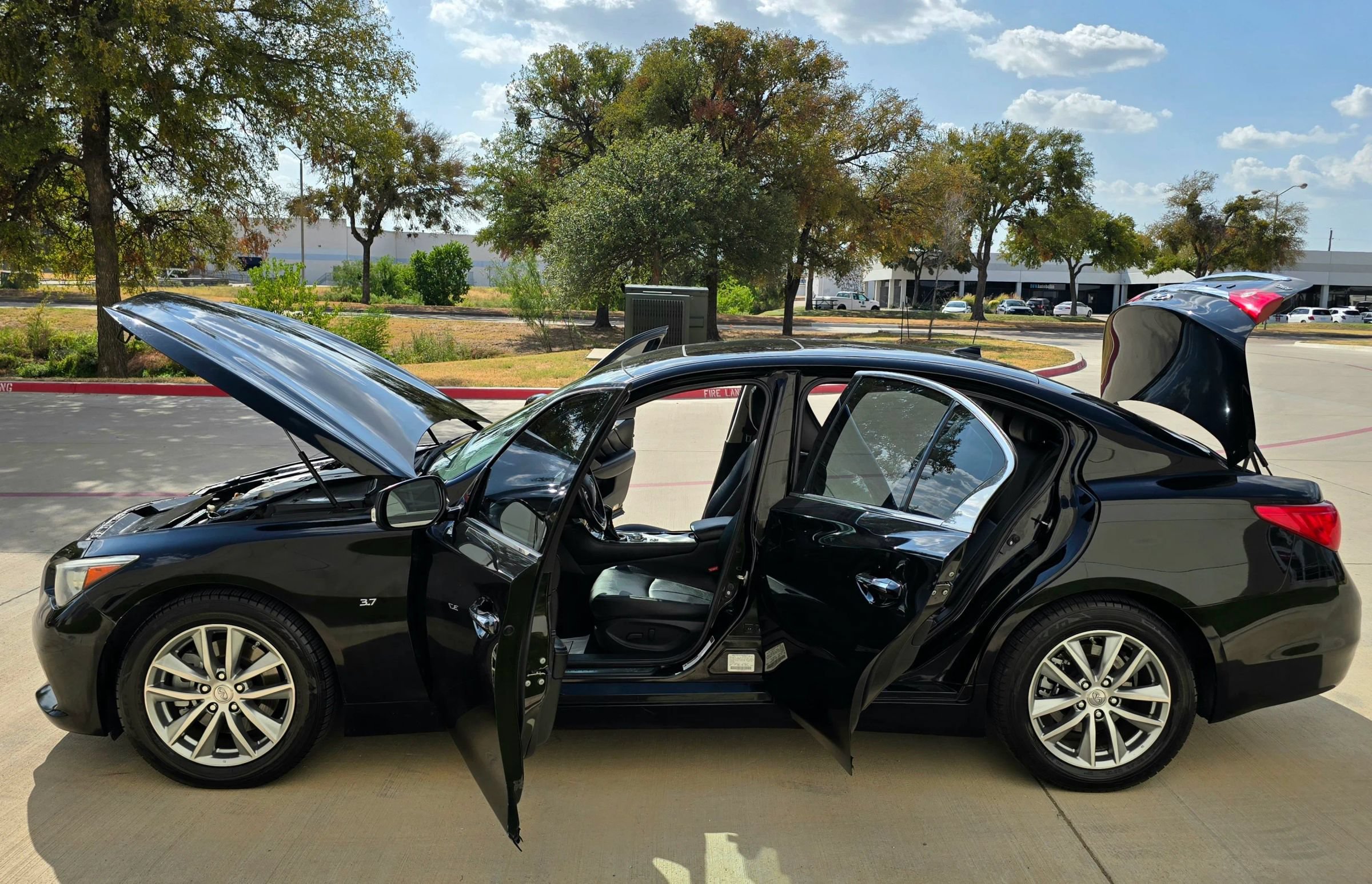 Used 2015 INFINITI Q50 Premium w/ Navigation Package AWD/4WD image 15