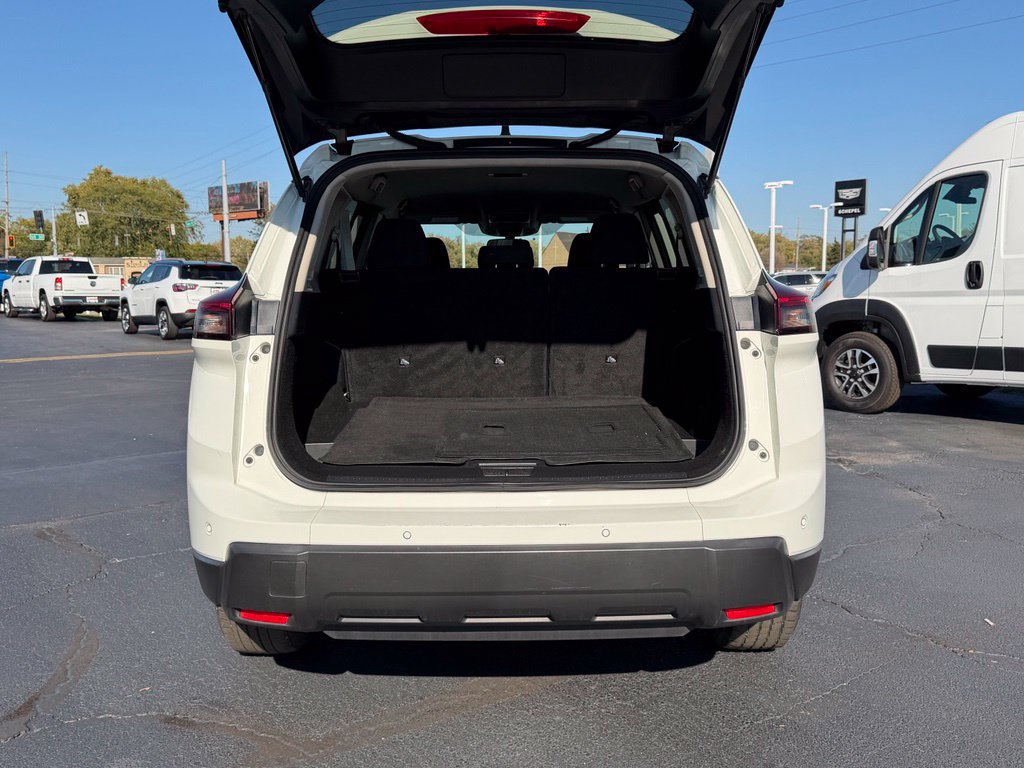 Used 2024 Nissan Rogue S FWD image 7