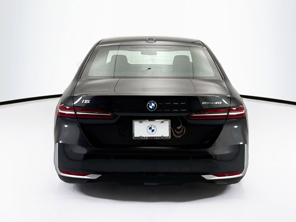 New 2026 BMW i5 eDrive40 image 6