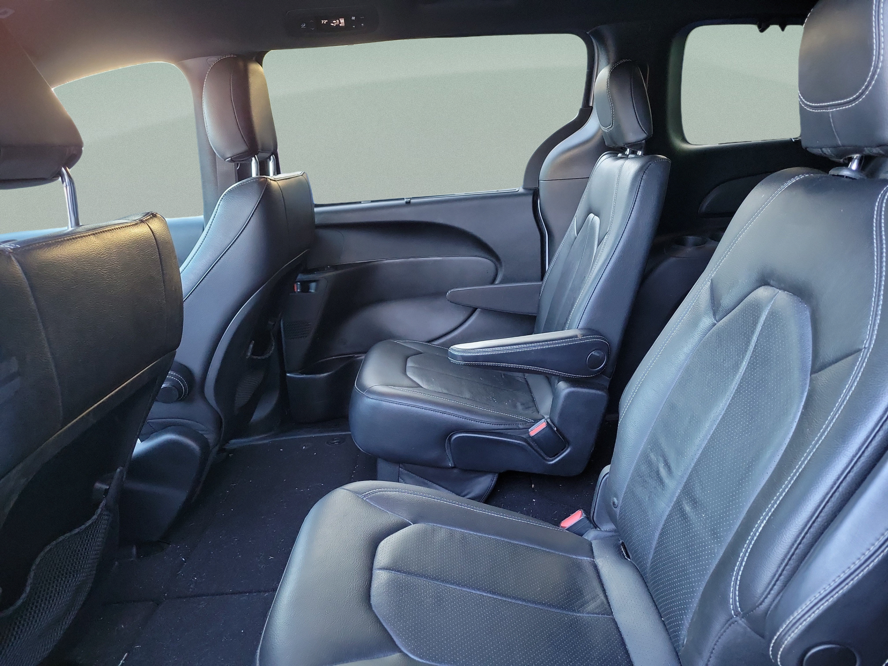 Used 2019 Chrysler Pacifica Touring-L w/ S Appearance Package FWD image 9