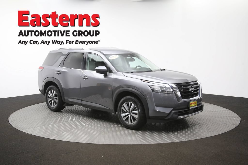 Used 2022 Nissan Pathfinder SL AWD/4WD image 49