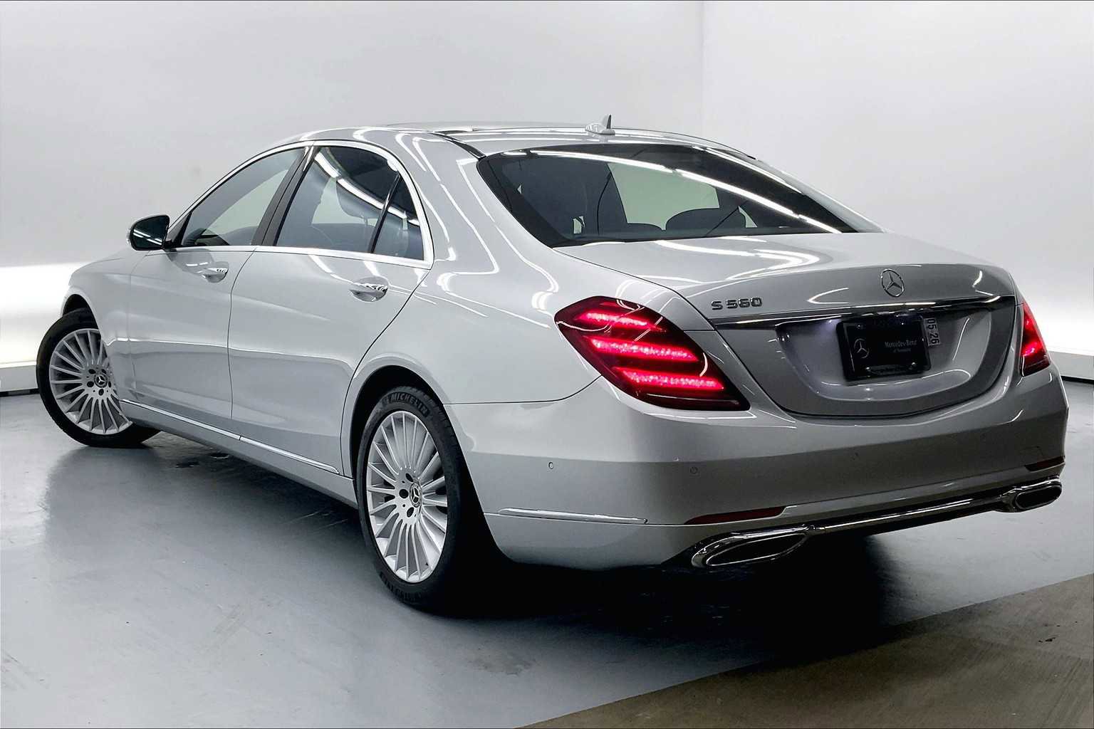Used 2018 Mercedes-Benz S 560 Sedan image 4