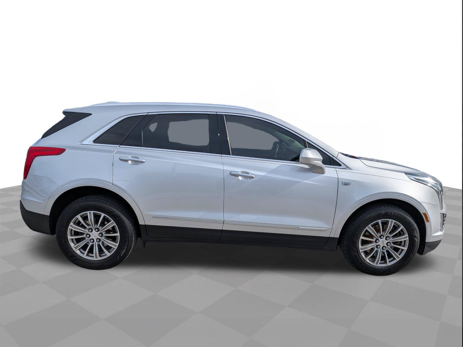 Certified 2018 Cadillac XT5 Luxury w/ Driver Awareness Package FWD image 3