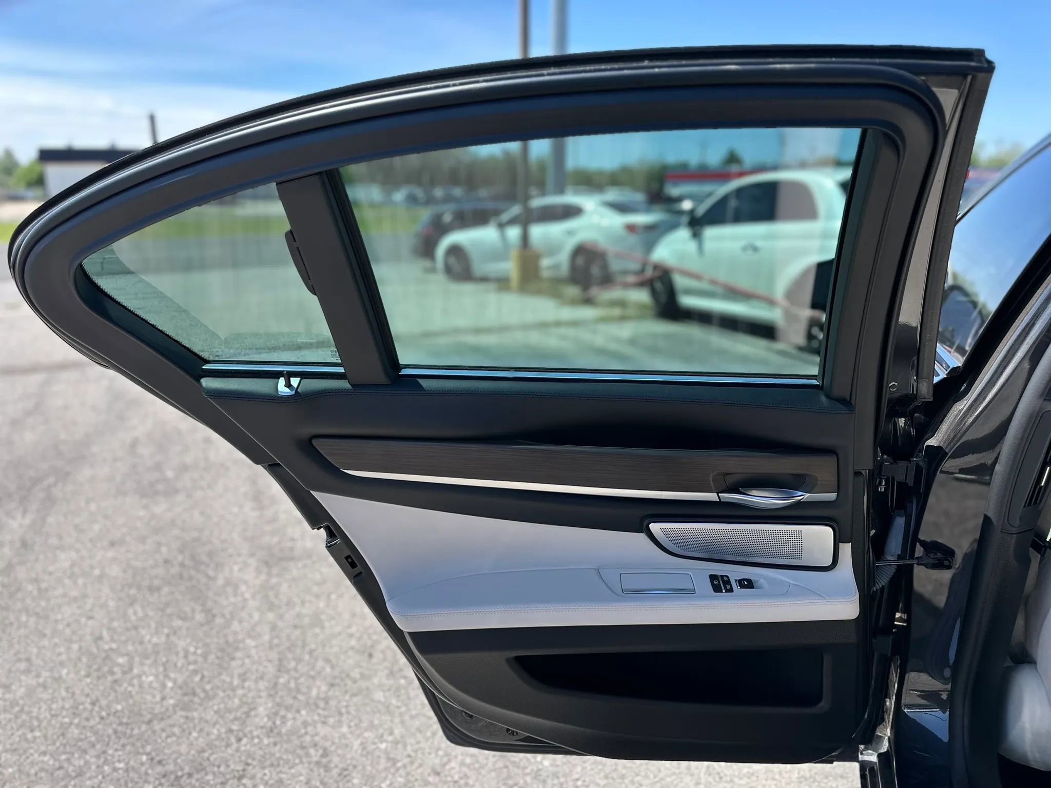 Used 2013 BMW 740i RWD image 61