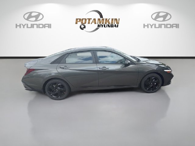 New 2026 Hyundai Elantra SEL Sport FWD image 4
