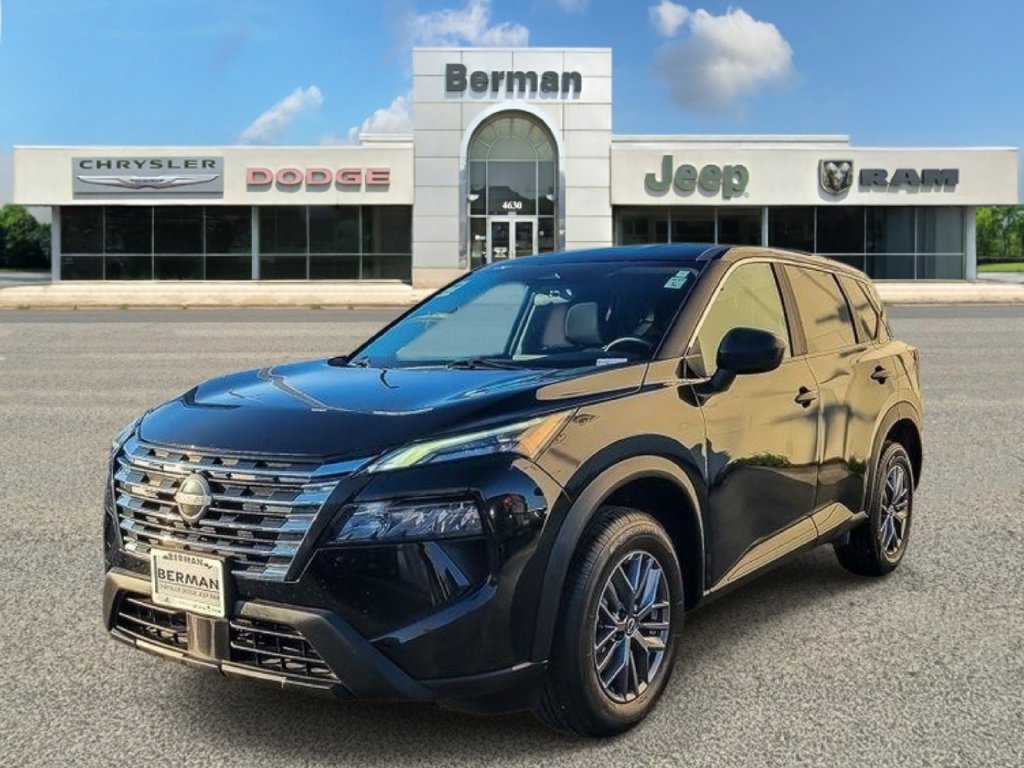 Used 2024 Nissan Rogue S AWD/4WD image 8