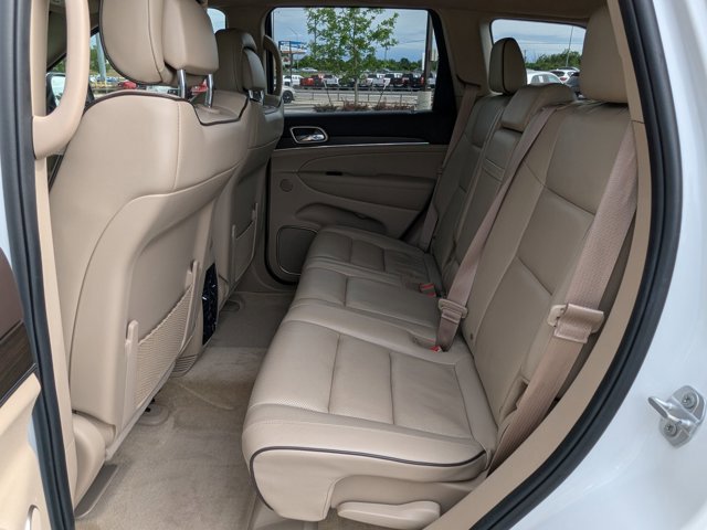 Used 2017 Jeep Grand Cherokee Overland w/ Jeep Active Safety Group AWD/4WD image 19