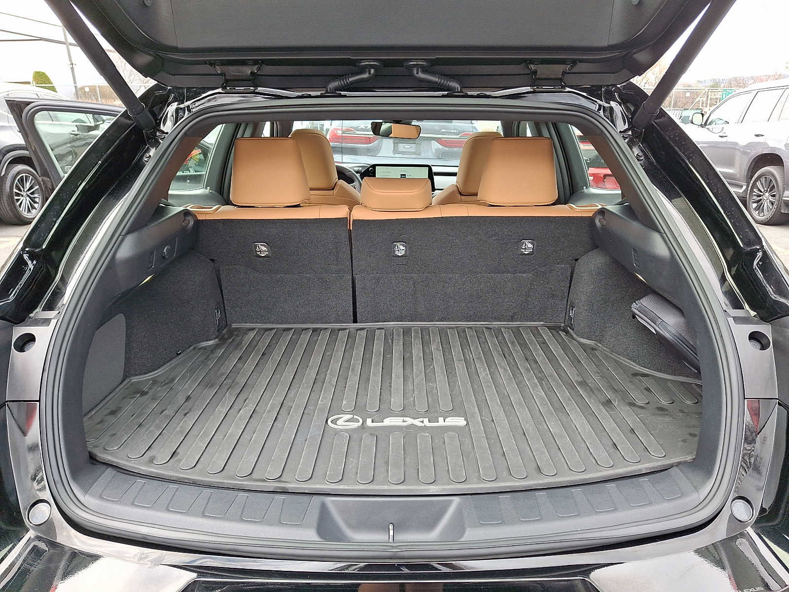 Used 2023 Lexus UX 250h FWD w/ Accessory Package (Z2) image 27