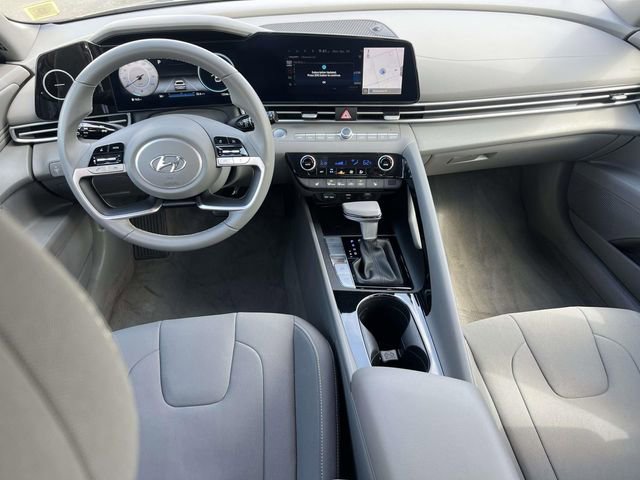Certified 2023 Hyundai Elantra SEL w/ Convenience Package image 11