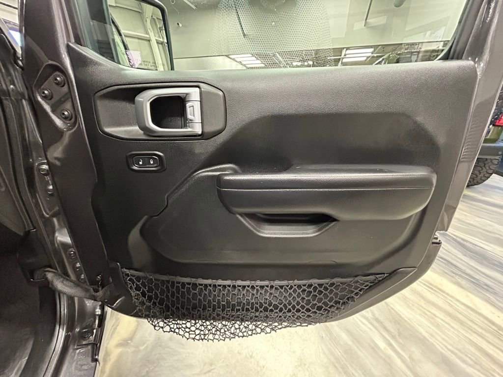 Used 2018 Jeep Wrangler Unlimited Sport S image 37