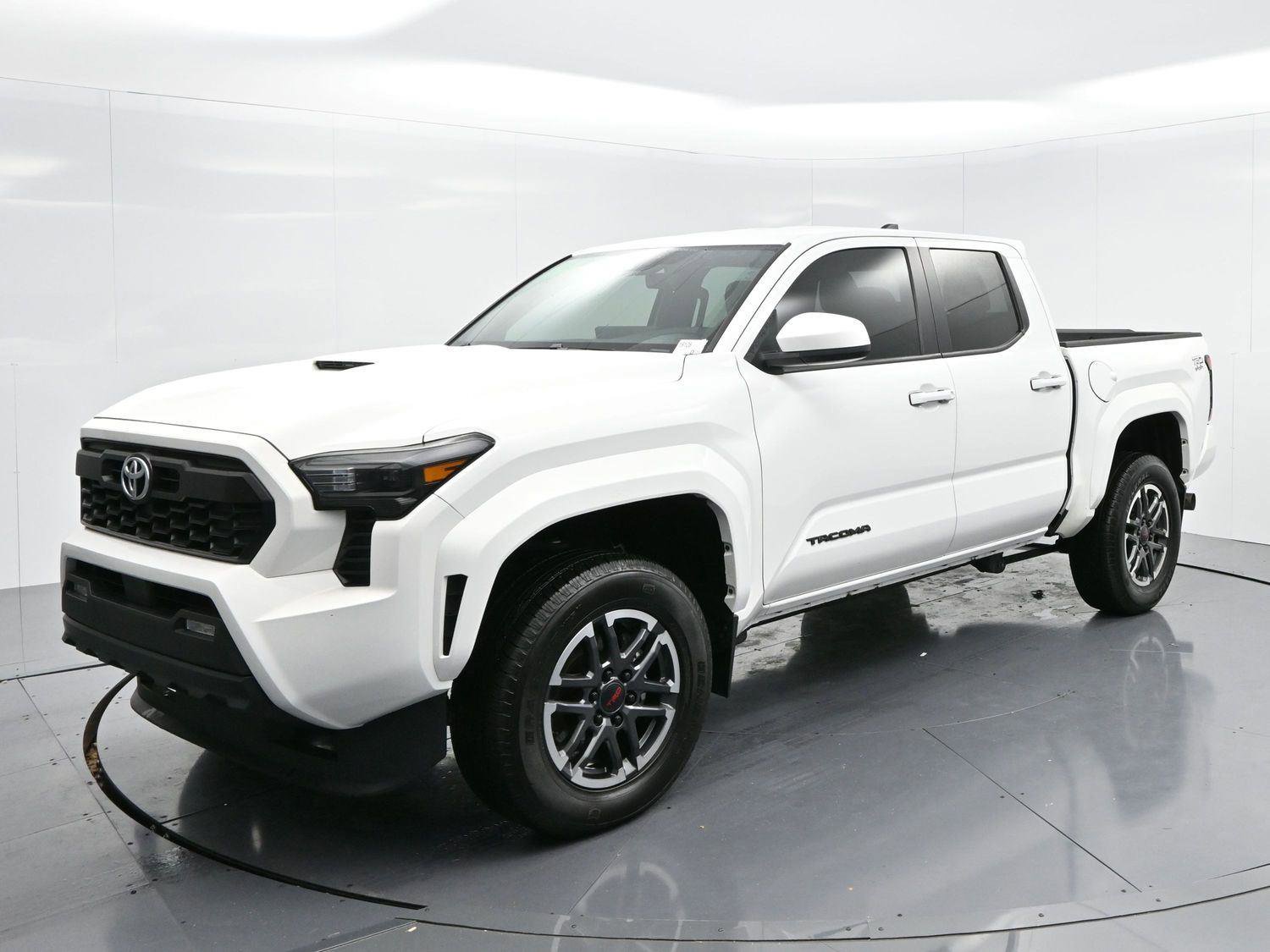 Used 2024 Toyota Tacoma TRD Sport image 3