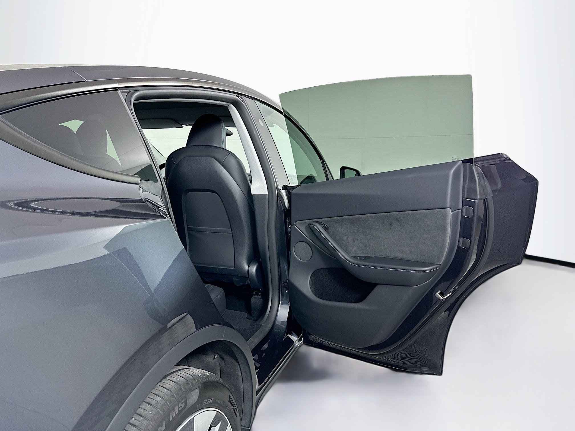 Used 2024 Tesla Model Y Long Range image 29