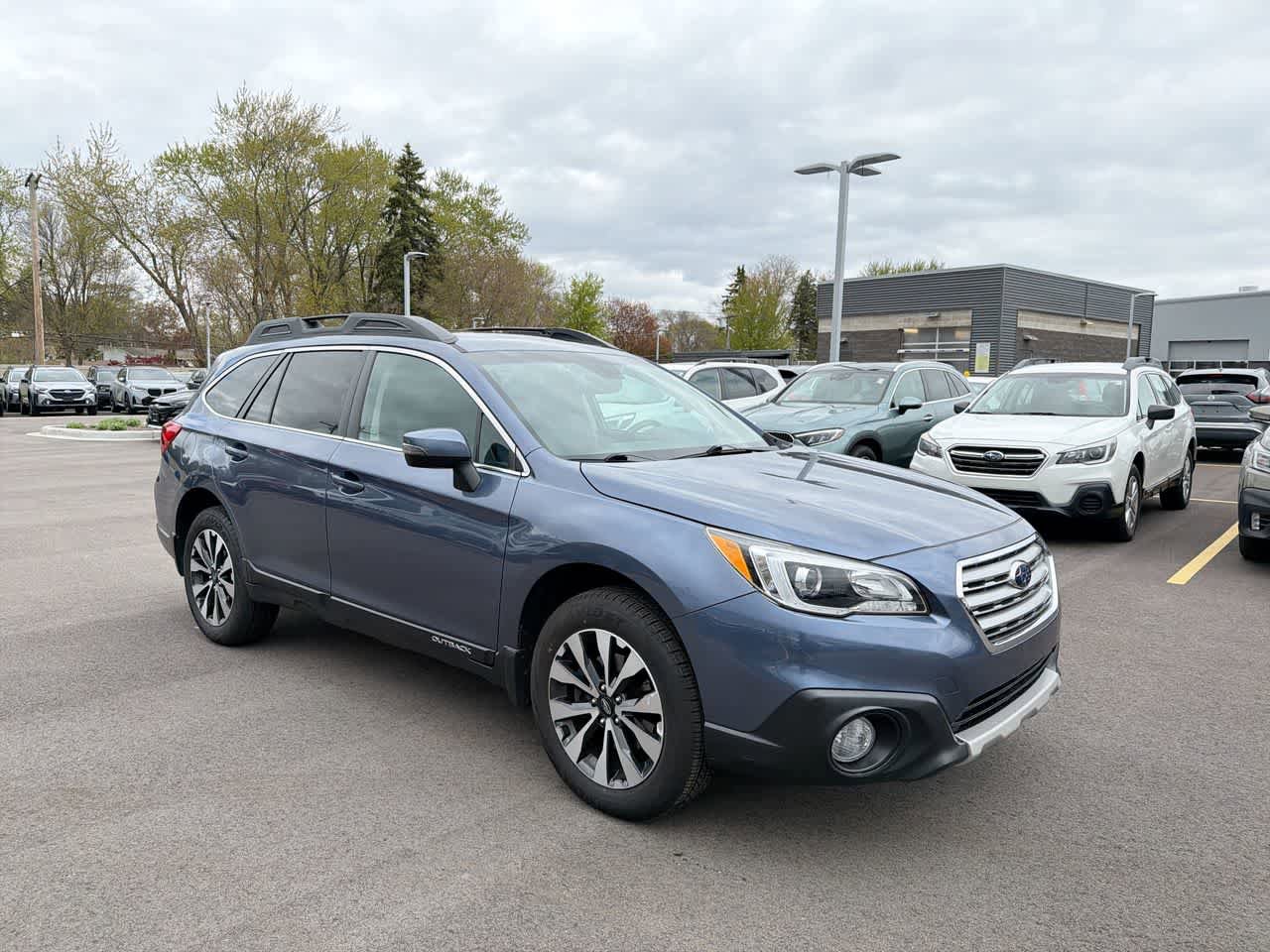 Used 2017 Subaru Outback 2.5i Limited AWD/4WD image 15