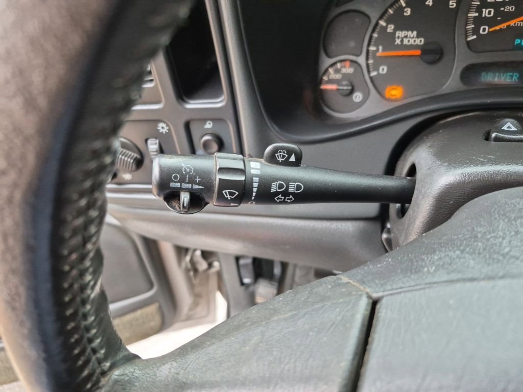 Used 2004 GMC Sierra 2500 SLE w/ Heavy-Duty Power Package image 24