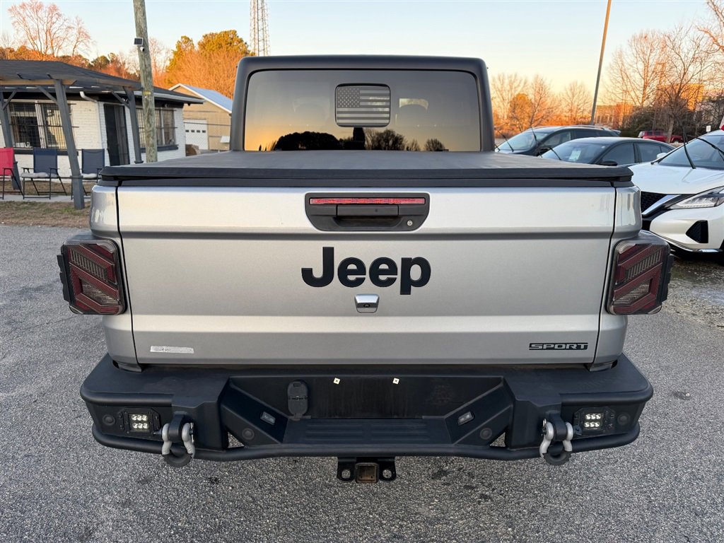 Used 2021 Jeep Gladiator Sport image 4
