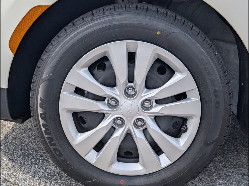 Used 2024 Kia Soul LX FWD image 23