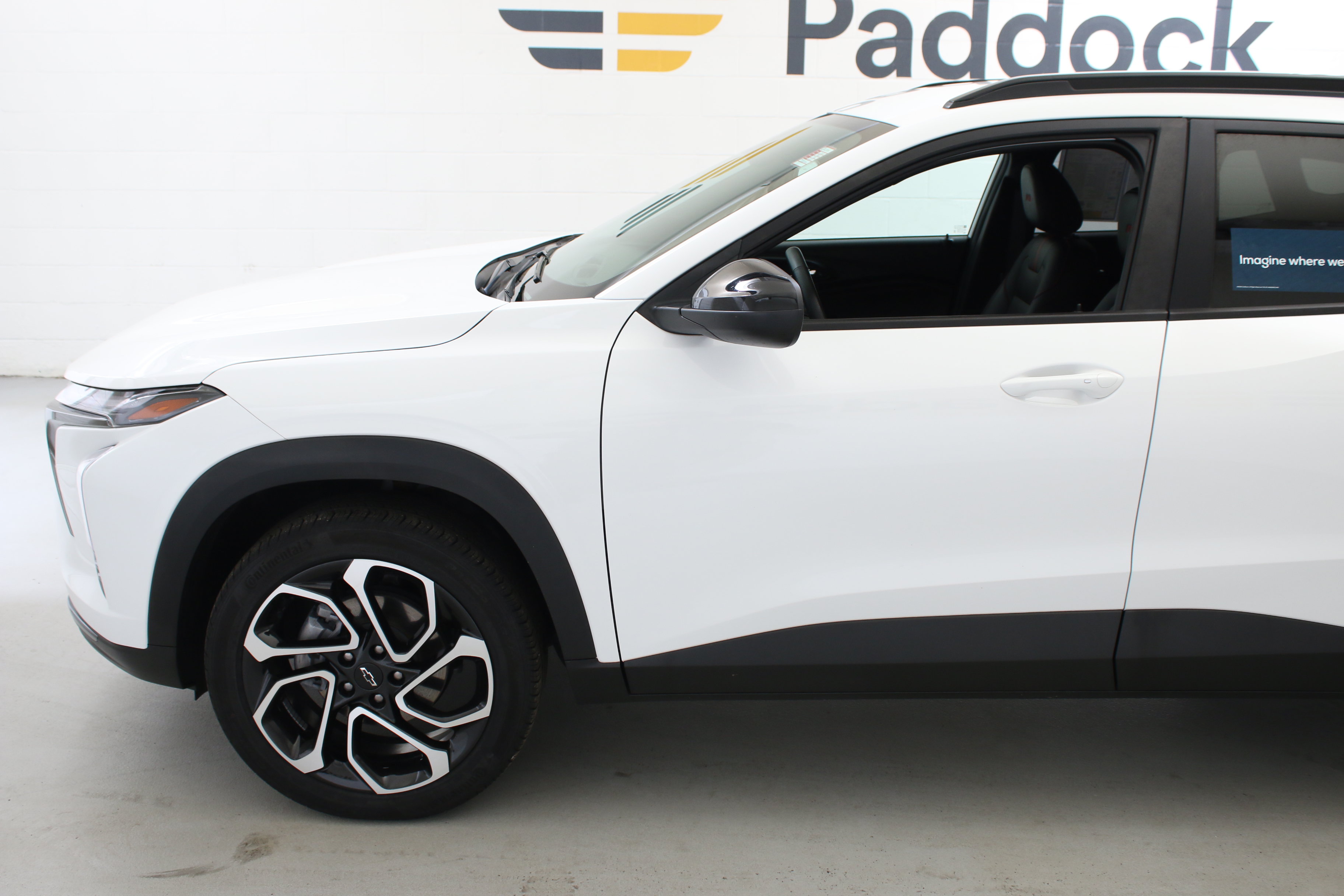 Used 2024 Chevrolet Trax RS w/ Driver Confidence Package FWD image 2