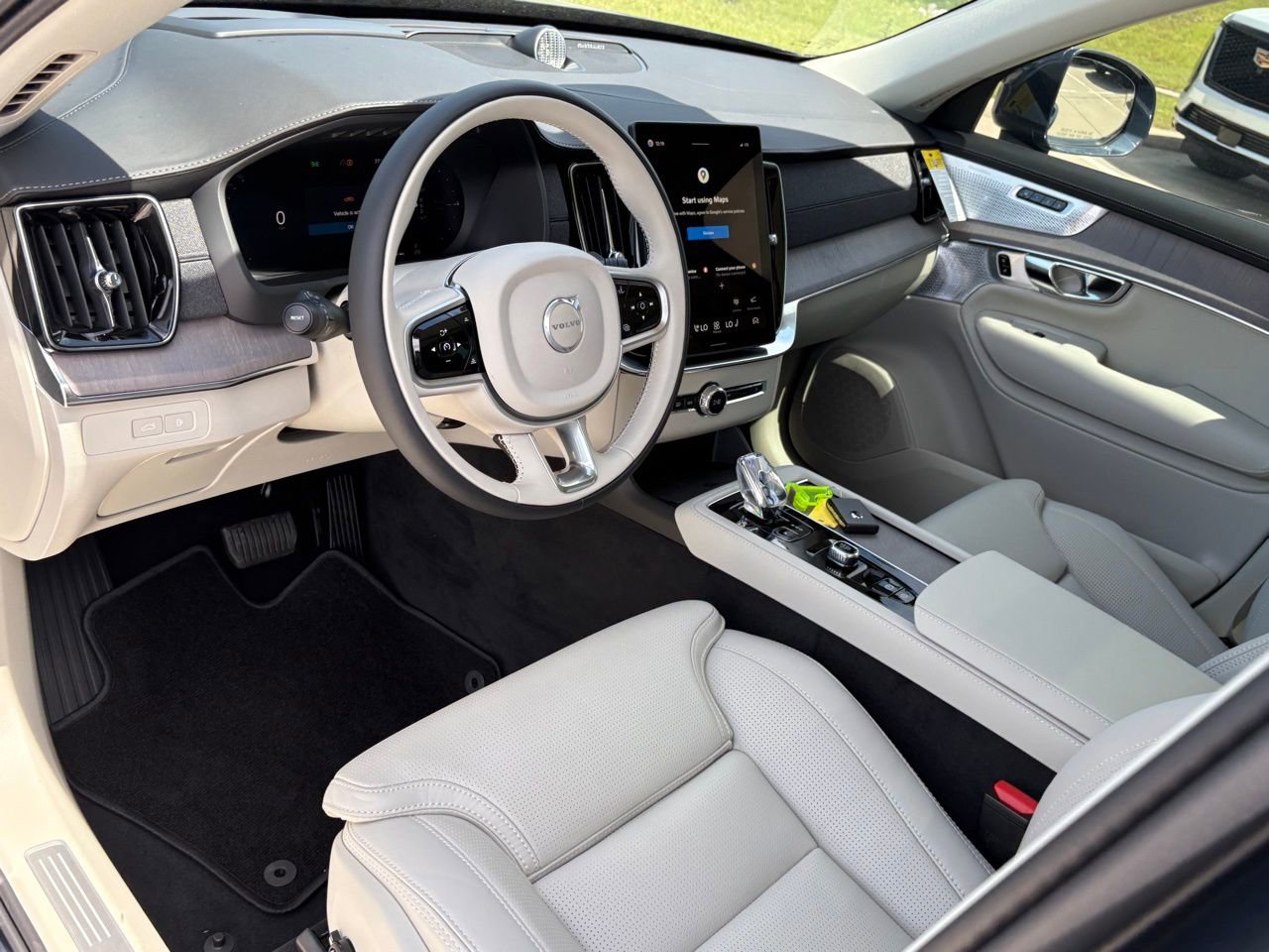 New 2026 Volvo XC90 T8 Ultra w/ Protection Package Premier AWD/4WD image 13