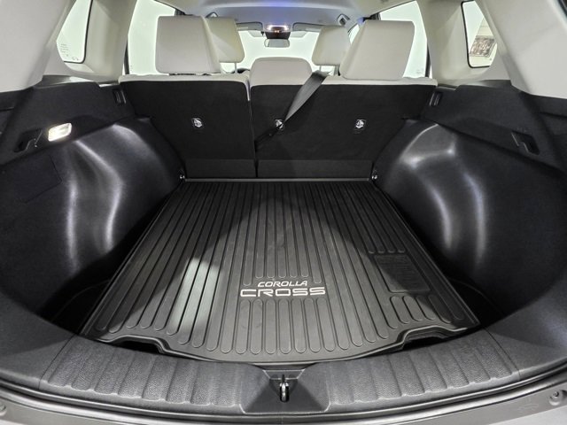 Used 2023 Toyota Corolla Cross L image 21