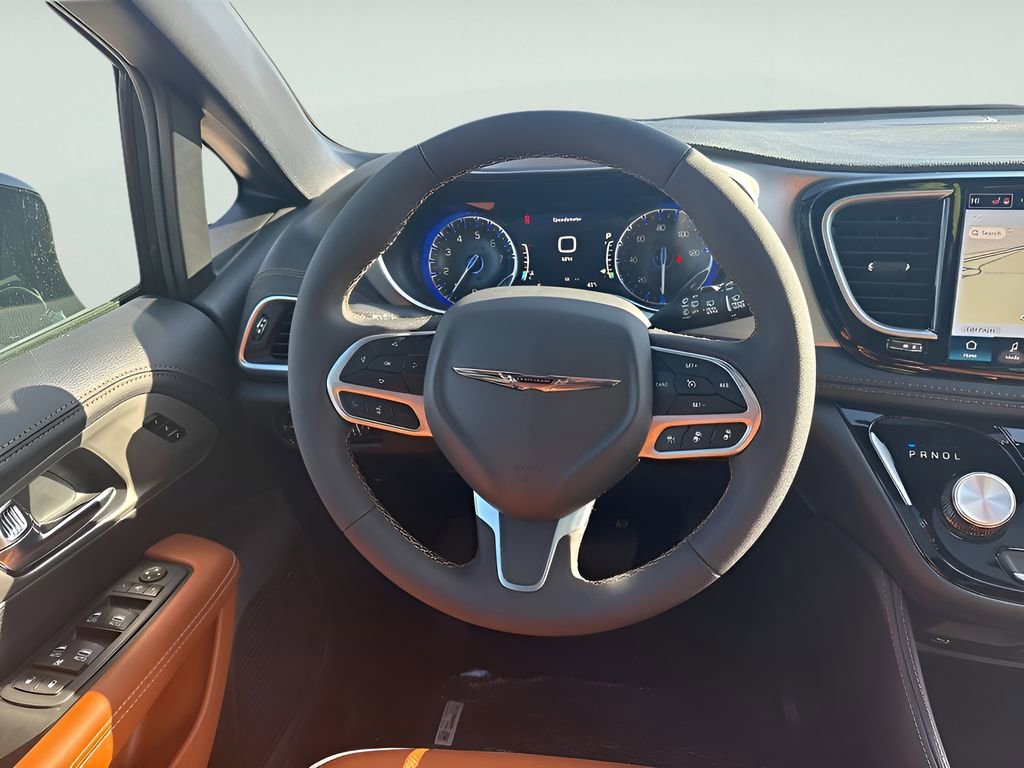 New 2026 Chrysler Pacifica Pinnacle image 17