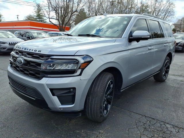 Used 2024 Ford Expedition Limited image 19