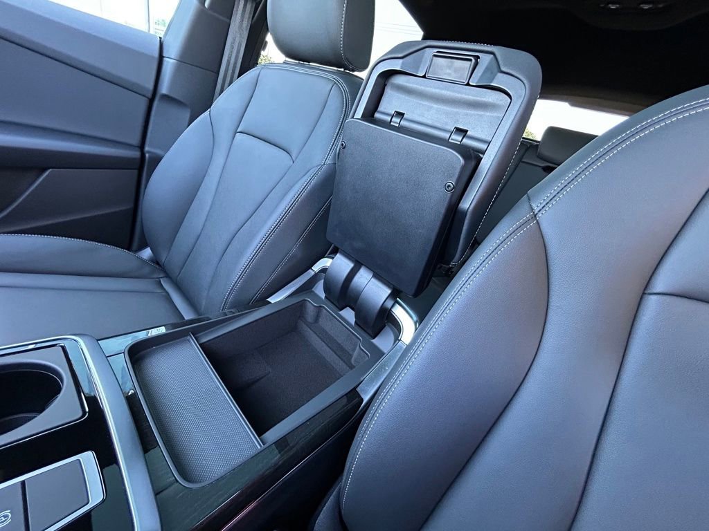 New 2025 Audi Q8 Premium image 42