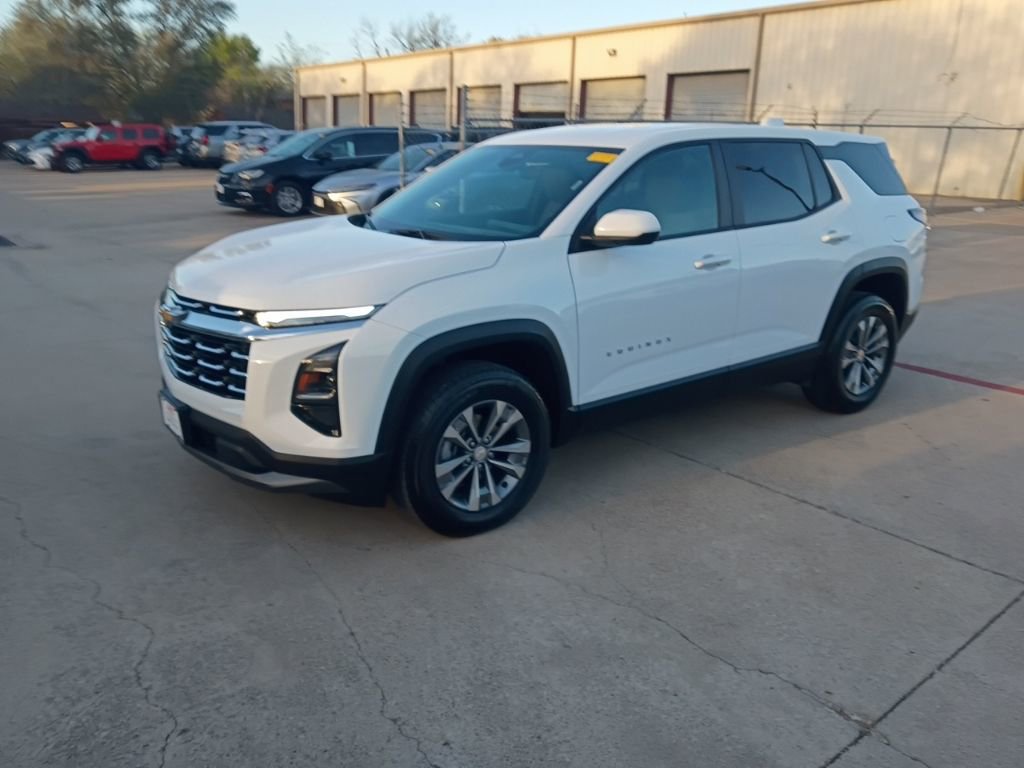 Used 2025 Chevrolet Equinox LT image 1