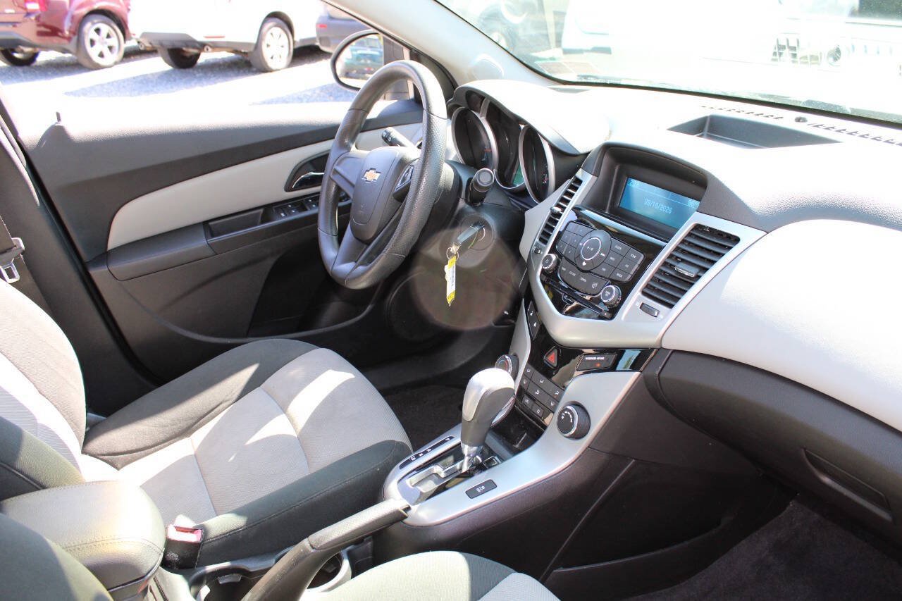 Used 2012 Chevrolet Cruze LS w/ Connectivity Package FWD image 12