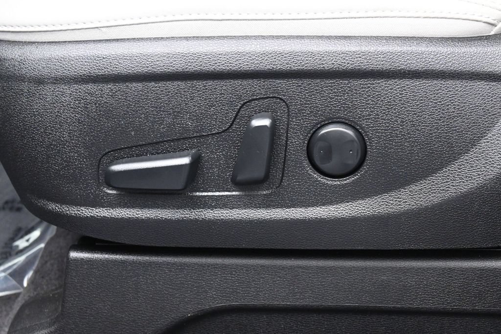 Used 2025 Kia Telluride S FWD image 12