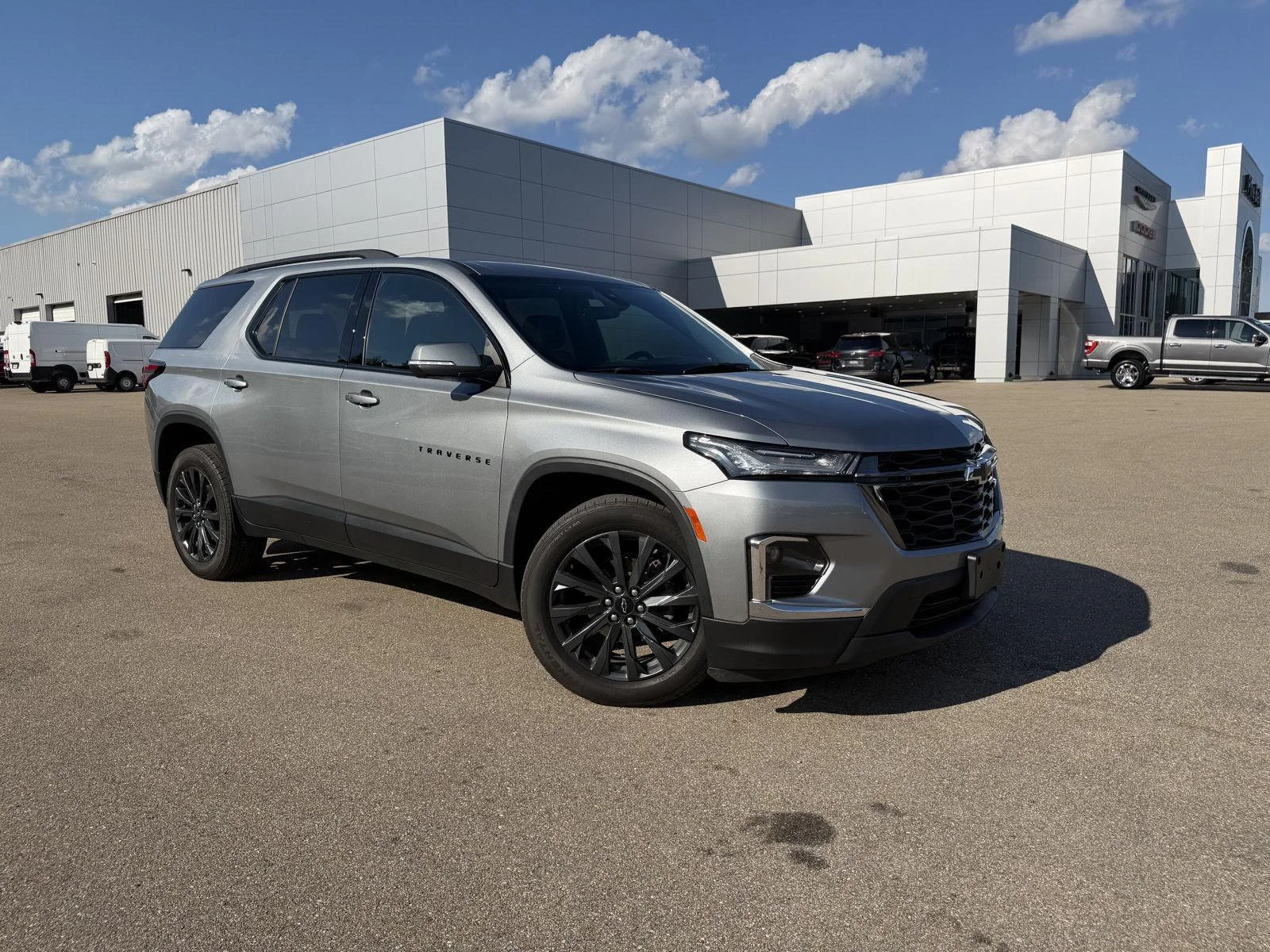 Used 2023 Chevrolet Traverse RS AWD/4WD image 3