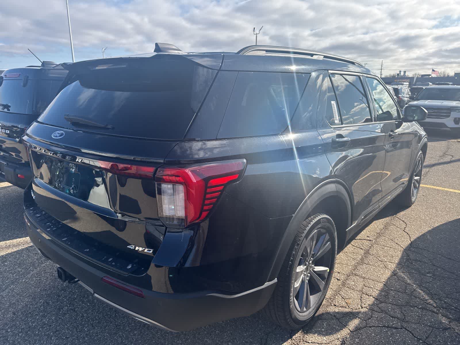 New 2026 Ford Explorer Active w/ Active Comfort Package AWD/4WD image 23