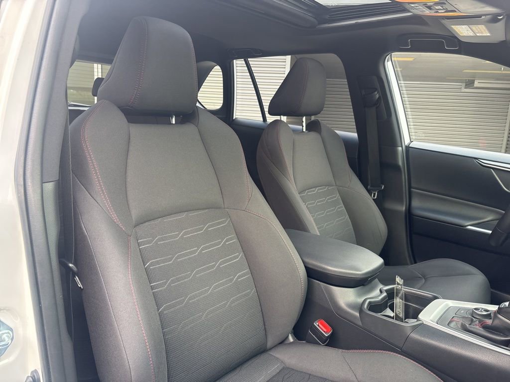 Used 2021 Toyota RAV4 SE w/ Weather & Moonroof Package AWD/4WD image 16