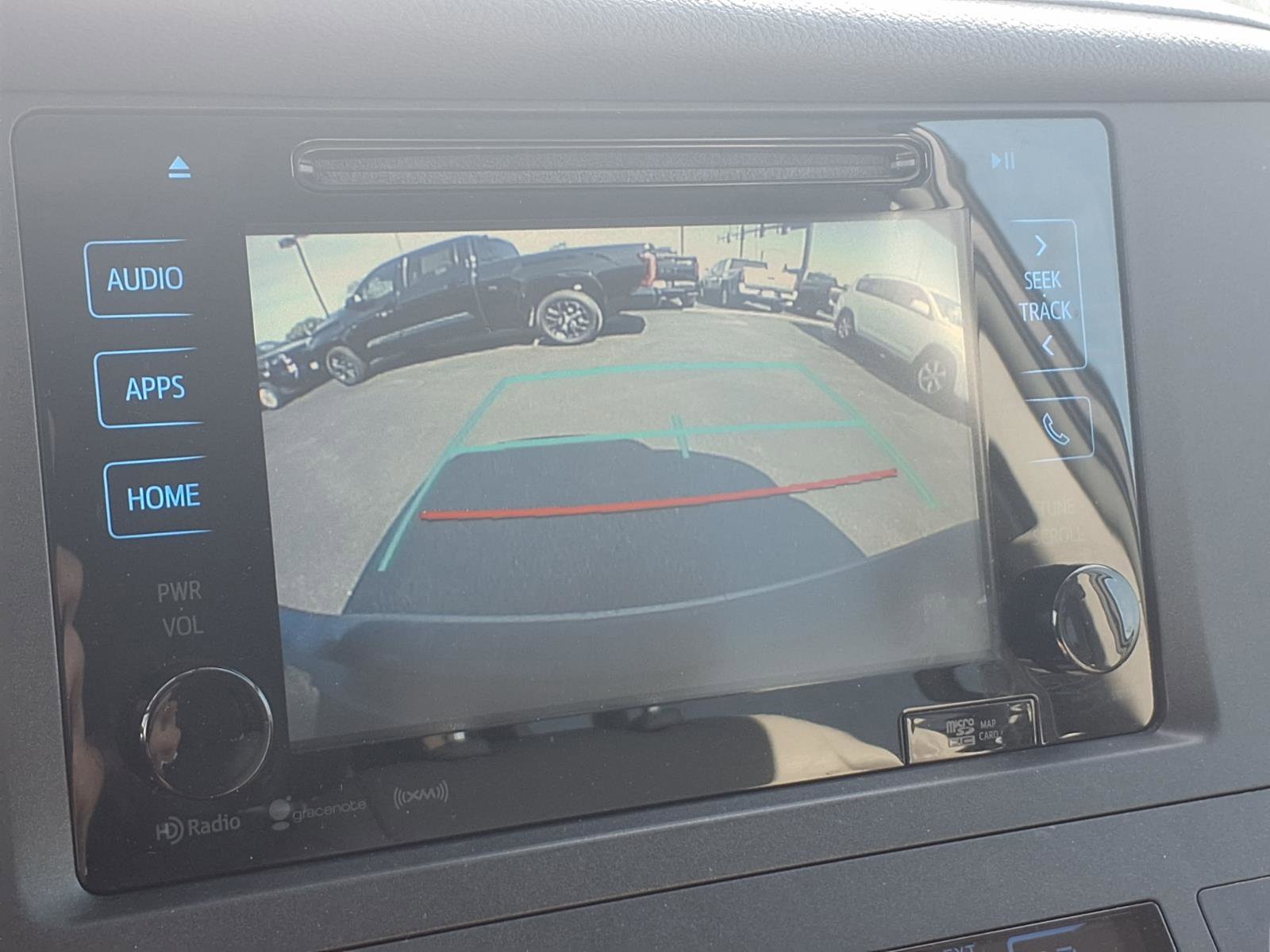 Used 2017 Toyota Sienna XLE Premium FWD image 8